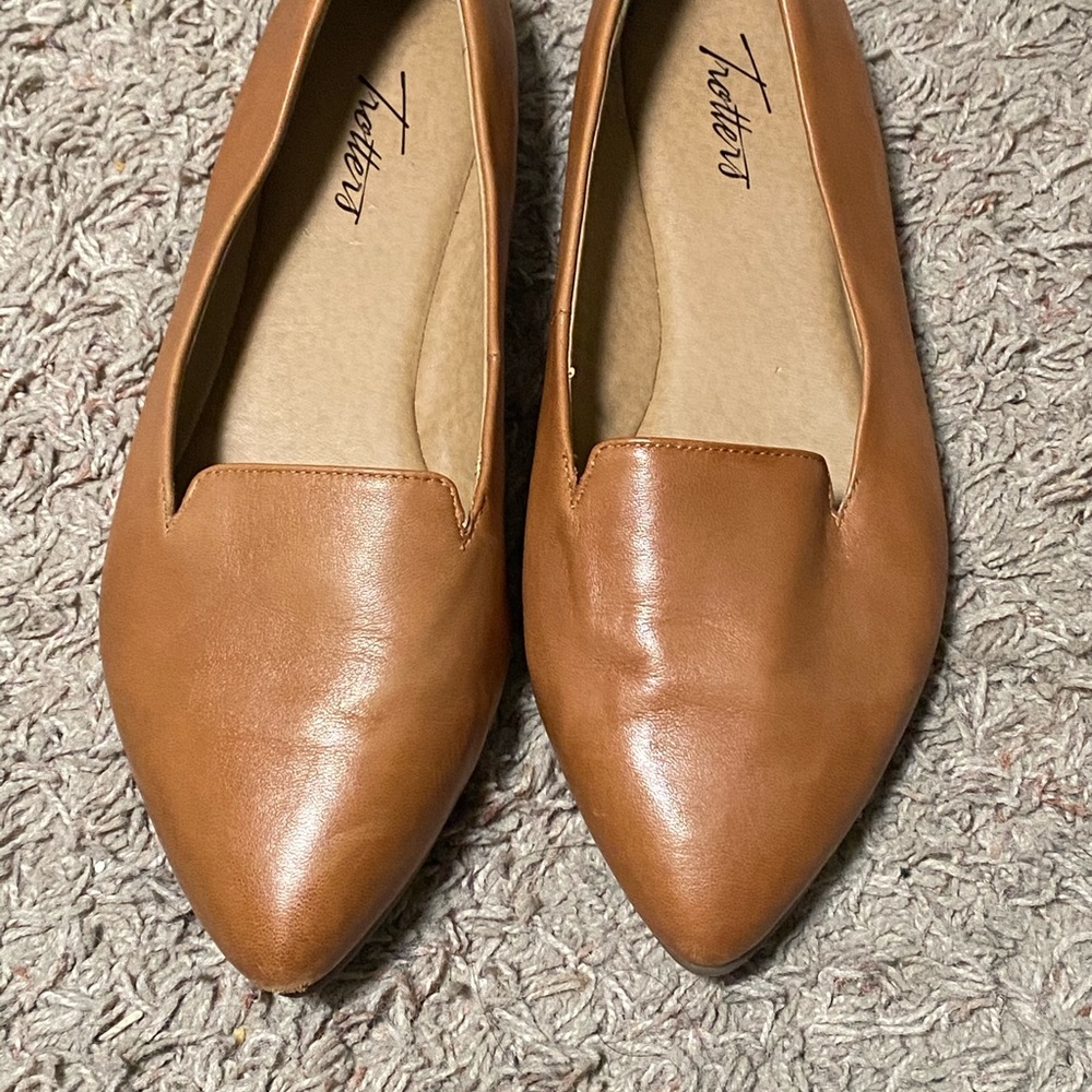 TAN TROTTER LOAFERS